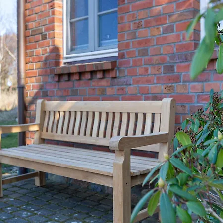 Holiday home Kaept'ns Hus Ahrenshoop